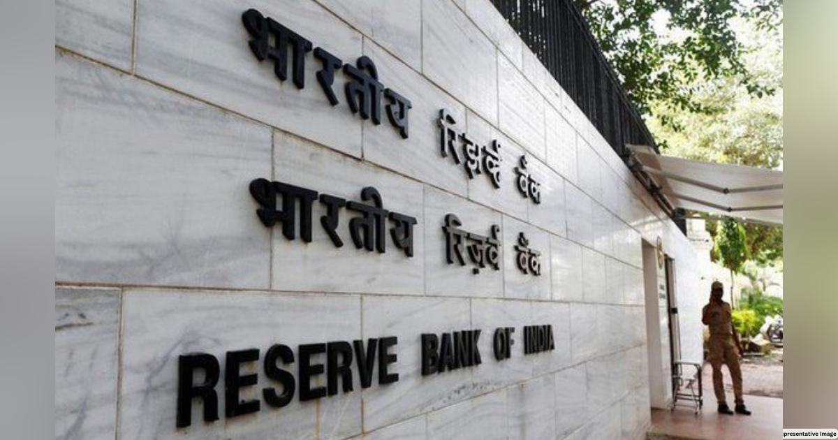 97.6 pcs of Rs 2000 banknotes returned by Feb 29: RBI
